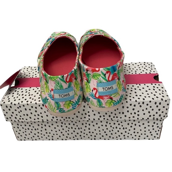 New x Paper Source Alpargata Slip-On
TOMS - Picture 11 of 13